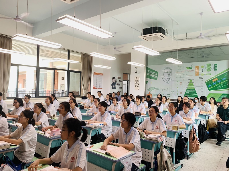 学生.jpg 学生.jpg