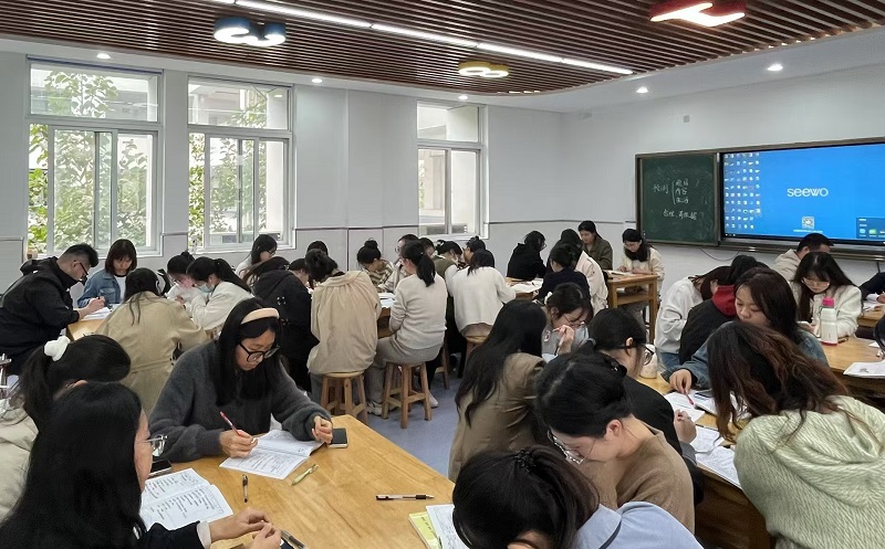 8研讨2.jpg